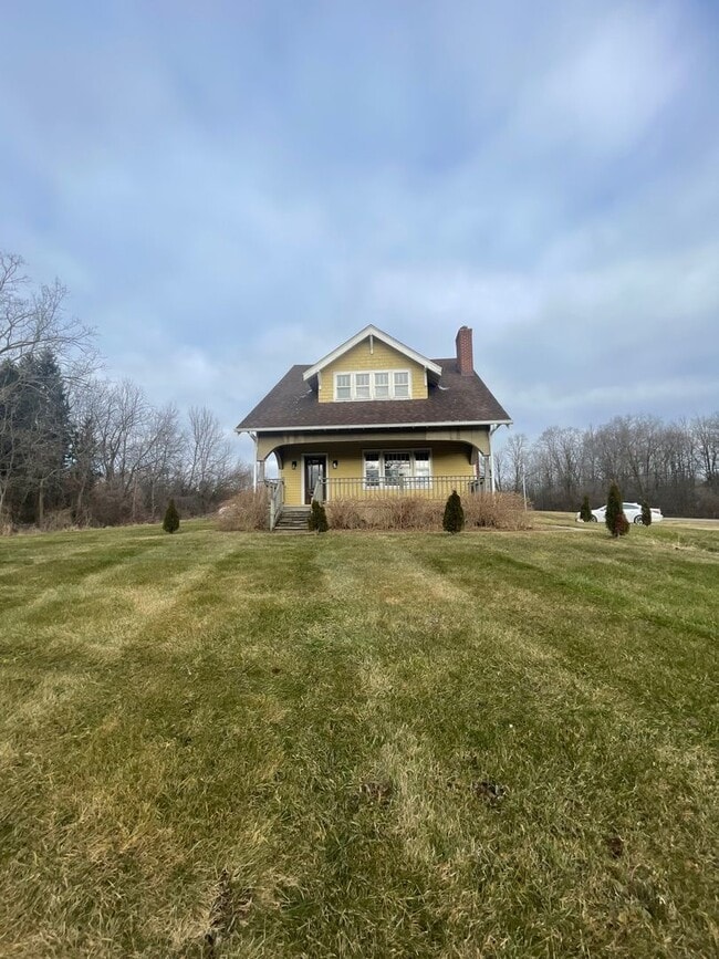 Building Photo - Charming Four Bedroom Farmhouse on Three A...