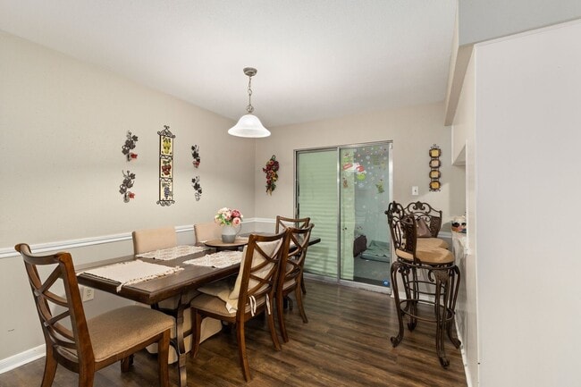 Foto del edificio - 8300 Oakhaven Rd