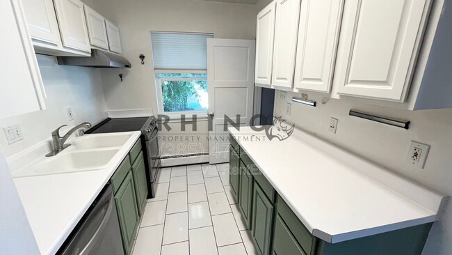 Building Photo - 943 W Briarcliff Ave