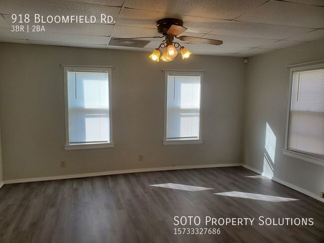 Building Photo - 3BD/2BA Pet-Friendly House
