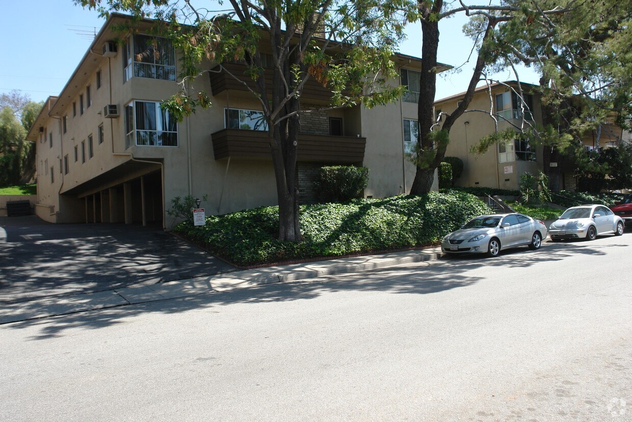 1615 Amberwood Dr, South Pasadena, CA 91030 Apartments in South