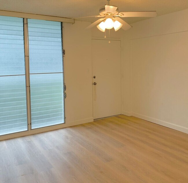 Foto del edificio - 2120 Fern St