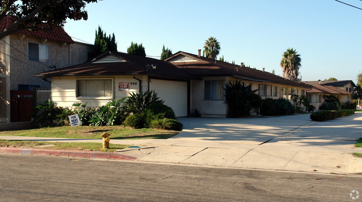 Primary Photo - 900 Victor Ave