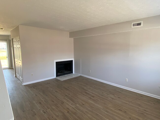 Building Photo - 1451 Worthington Row Dr