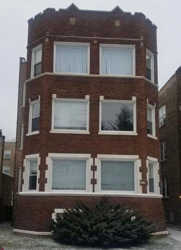 Primary Photo - 1126 E 81st Pl