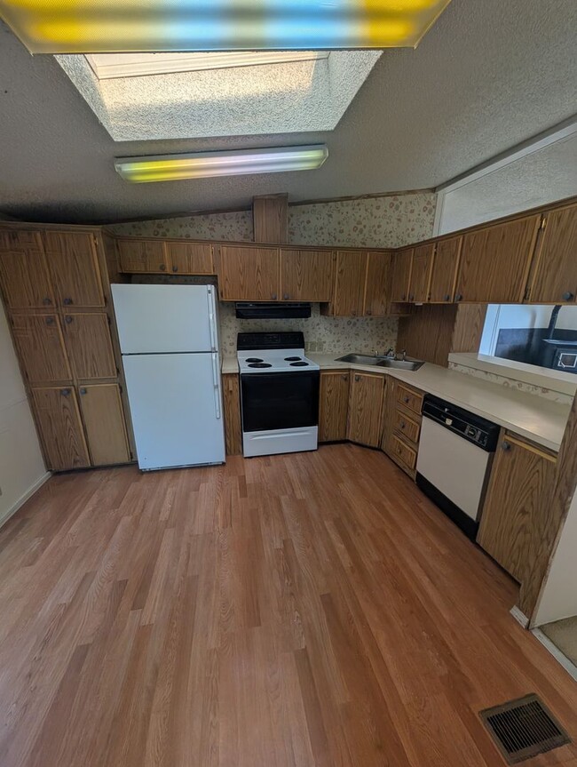 Building Photo - 5720 Harlan Dr
