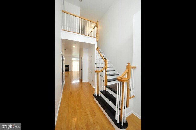 Building Photo - 328 Helen Dr