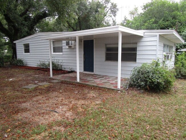 Foto del edificio - 213 Tennessee Dr Pensacola FL 32505. Janua...