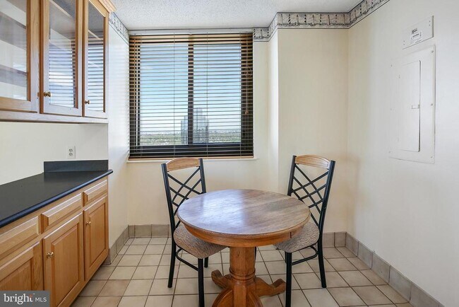 Foto del edificio - 5505 Seminary Rd