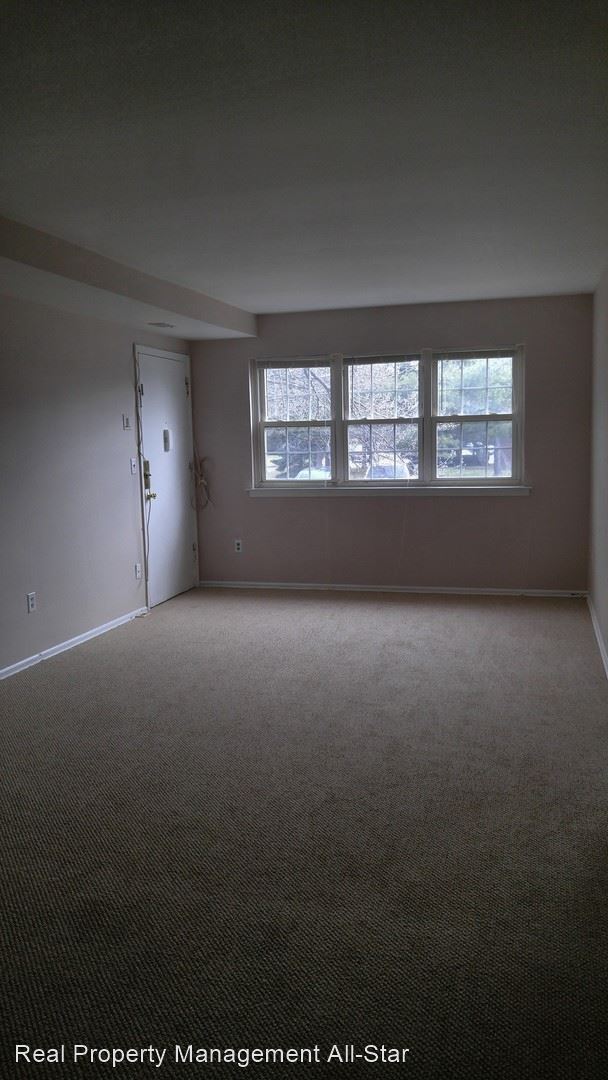 Building Photo - 2 br, 1 bath House - 380 College Drive