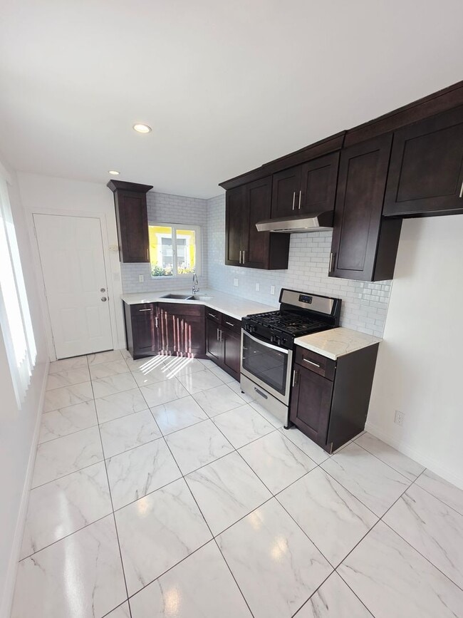 Foto del edificio - 449 W Harvard St