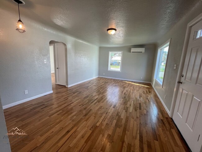 Foto del edificio - Fully Remodeled Single-Family Home