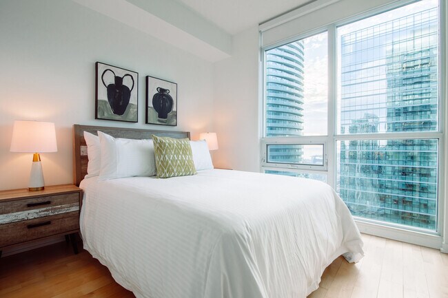 Photo du bâtiment - 55 Bremner Blvd