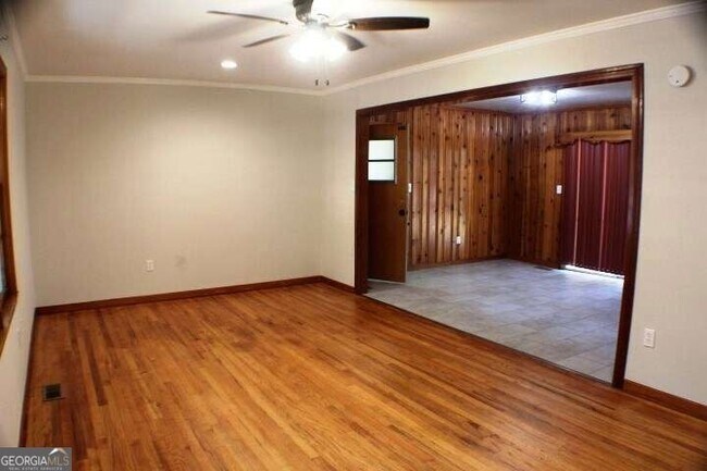 Foto del edificio - 1306 Edgewood Dr