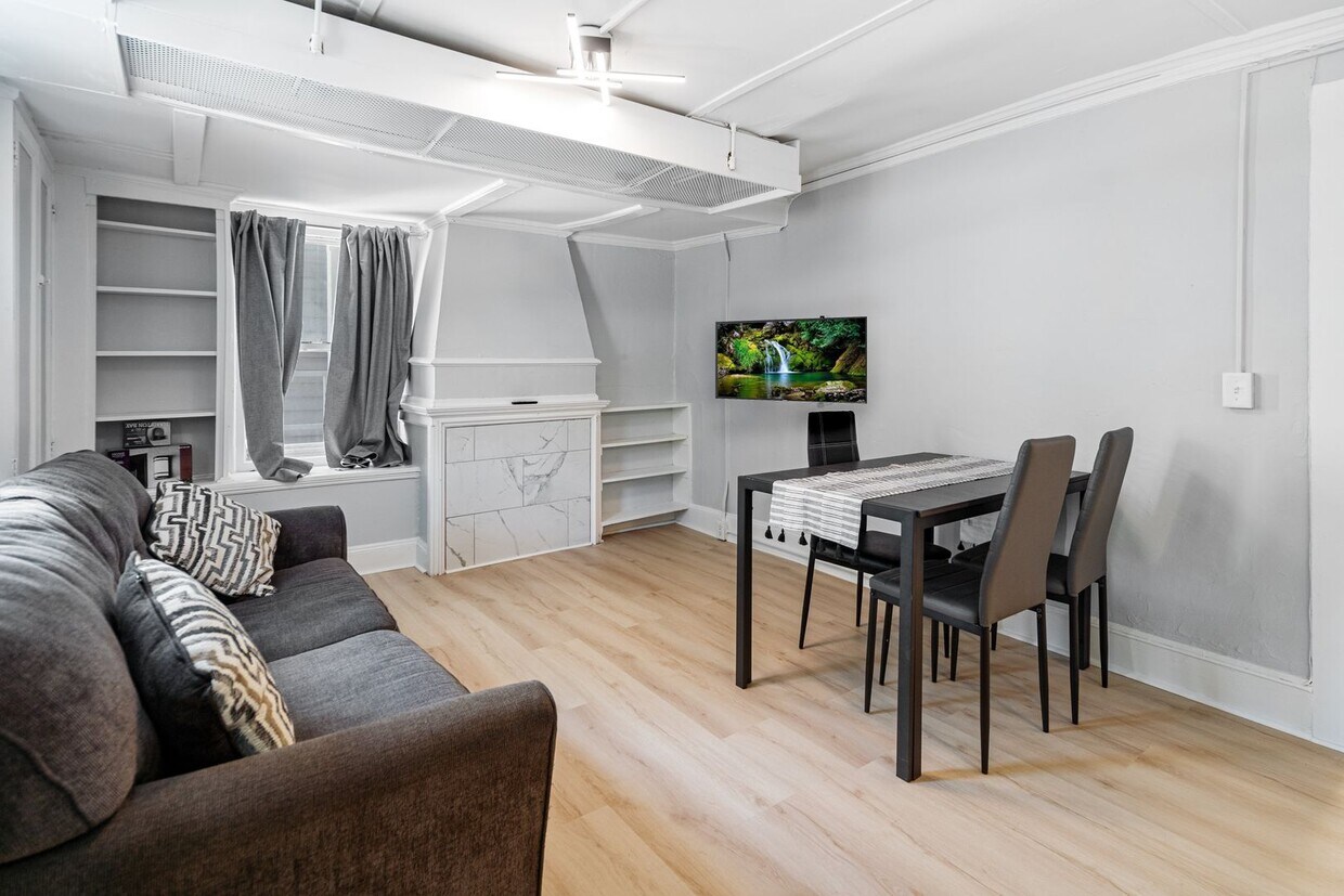 Foto principal - 202 Stewart Ave