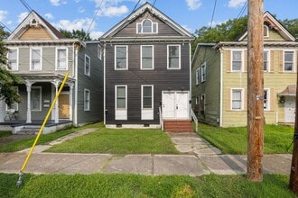 Building Photo - 126 Linden Ave
