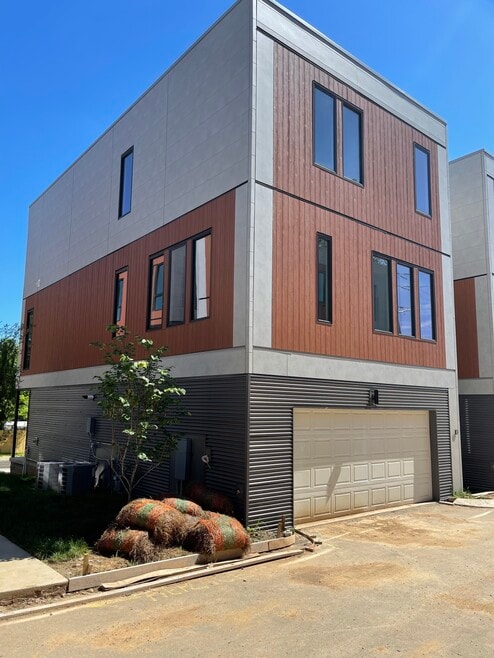 Building Photo - 110 Oceola Ave