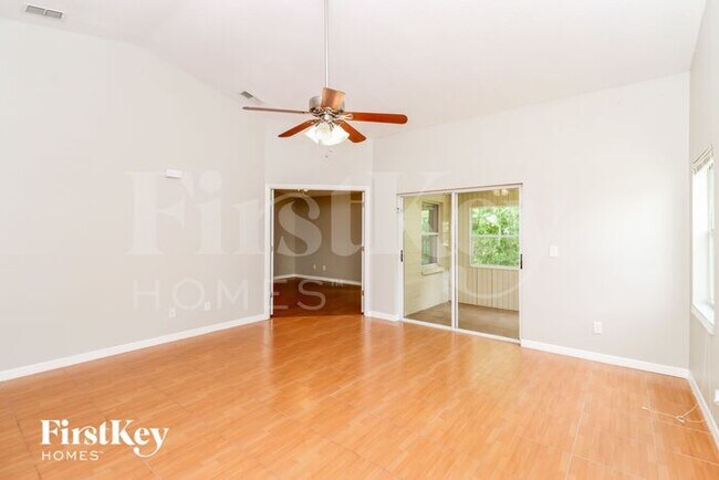 Building Photo - 1805 Coyote Pl