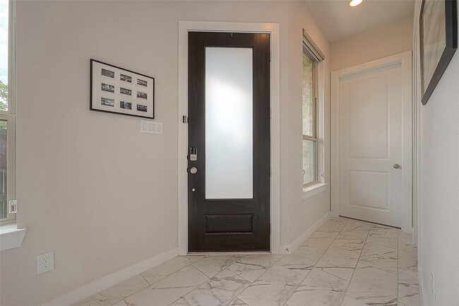 Building Photo - 6579 Scarlet Pond Ln