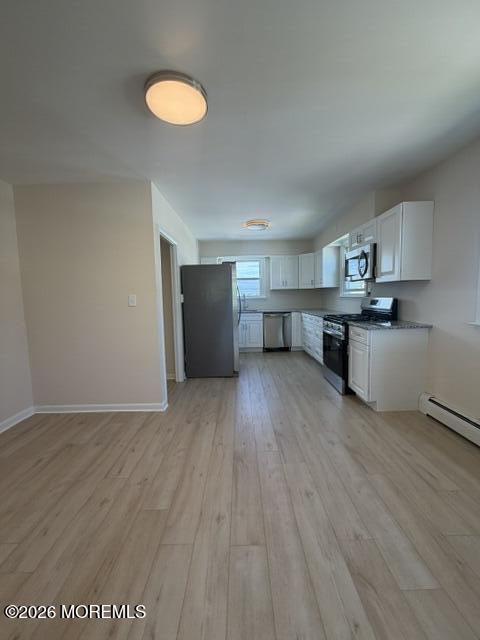 Foto del edificio - 445 E Bayview Ave