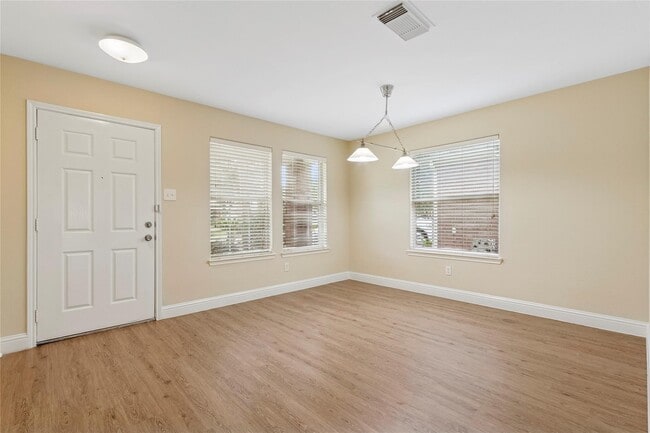 Foto del edificio - 8907 Grand Villa Ln