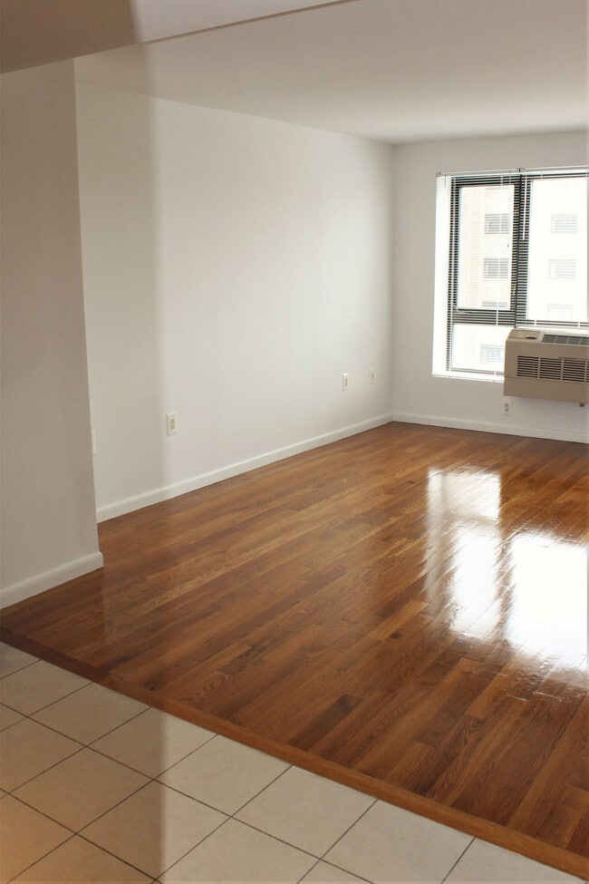 Interior Photo - The Exo