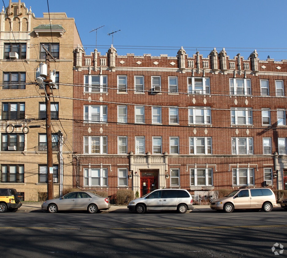 Building Photo - 808-810 Avenue C