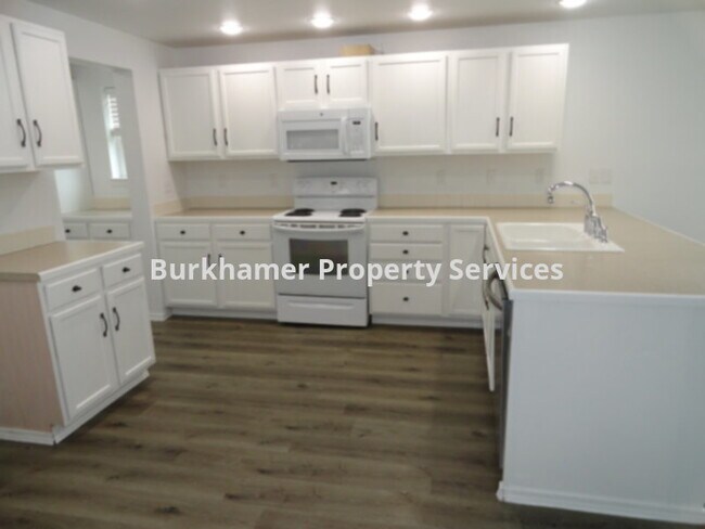 Building Photo - 623 Andrews Ave