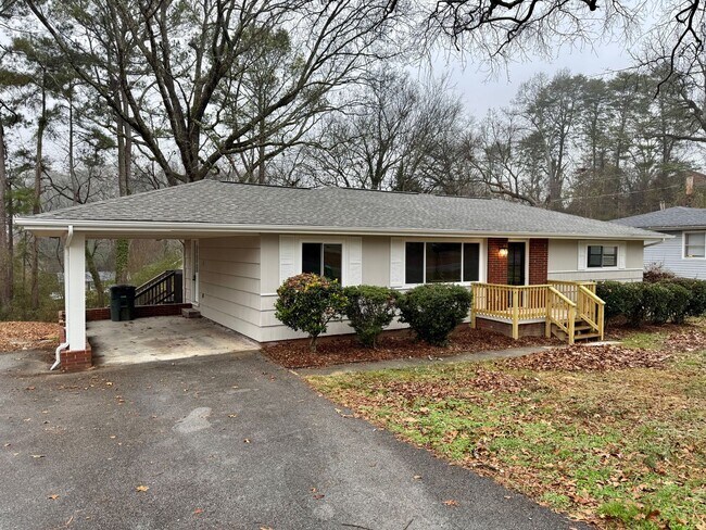 Foto del edificio - 3906 Forest Highland Cir