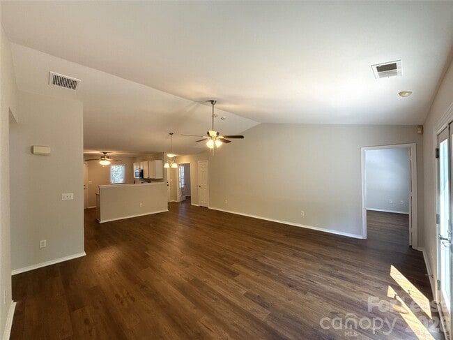 Building Photo - 15732 Circlegreen Dr