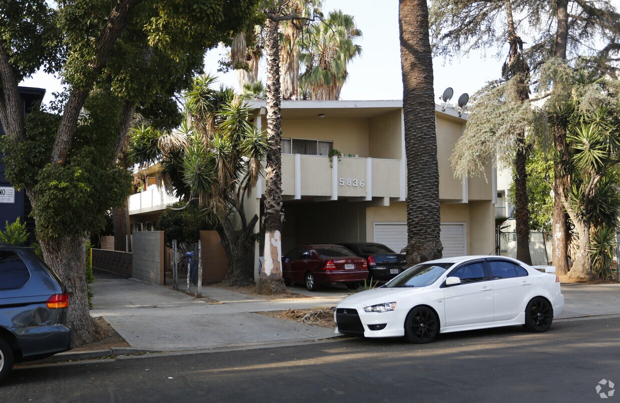 Building - 5836 Carlton Way