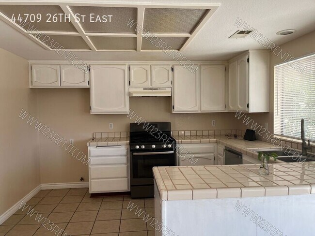 Building Photo - 44709 26th St E