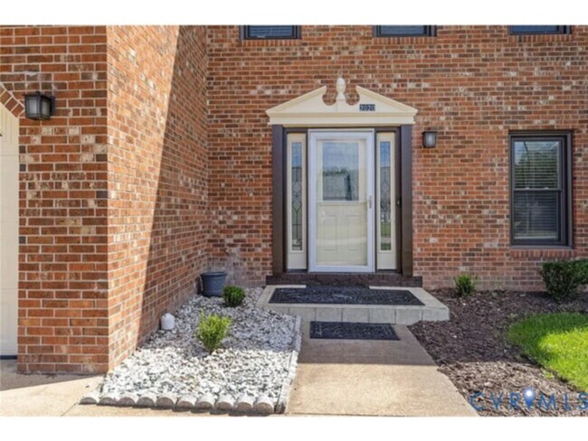 Foto del edificio - 4 Bedroom 3 Bathroom for Rent