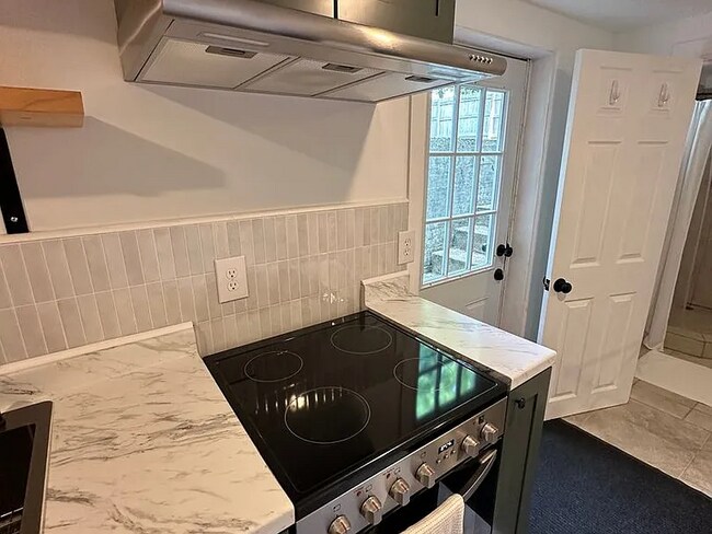 Foto del edificio - updated quality 4-bedroom, 2-bath home in Tacoma