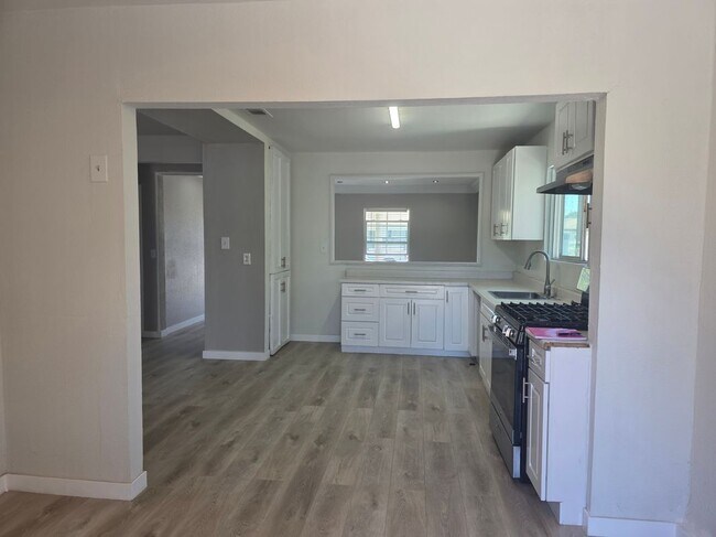 Foto del edificio - 3509 W Flower Ave