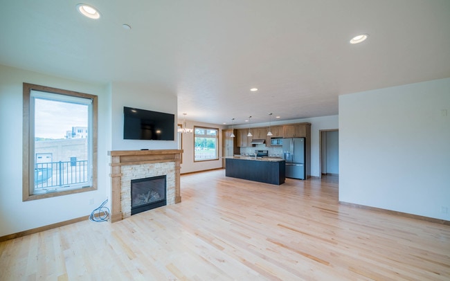 Building Photo - 1141 E Banta Ct