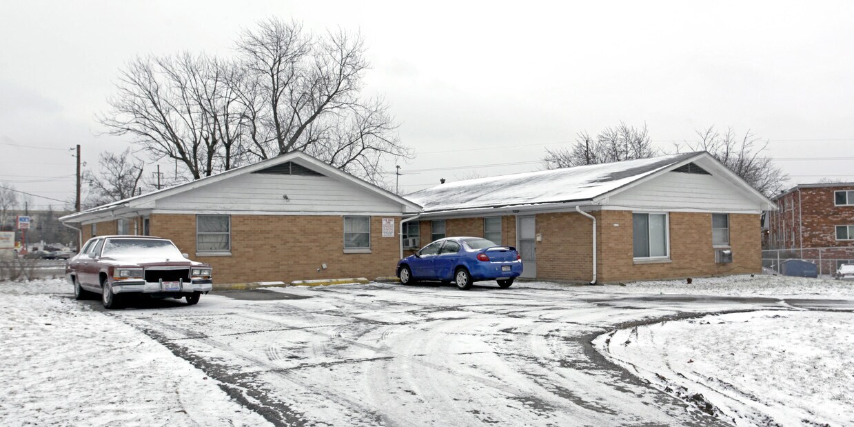 Primary Photo - 4116-4122 Merryfield Ave