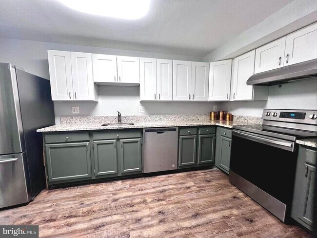 Foto del edificio - 33 Devon Ct