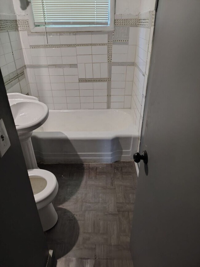 Foto del edificio - 3137 N Kenosha Ave