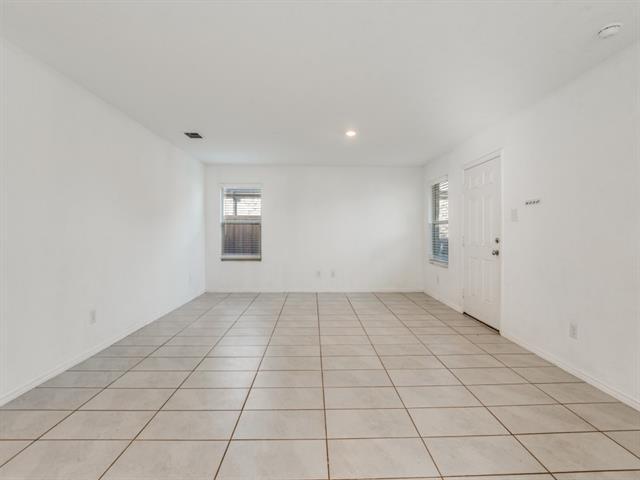 Foto del edificio - 14008 Earlham St