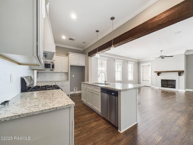 Building Photo - 117 Harvey Cay Ln