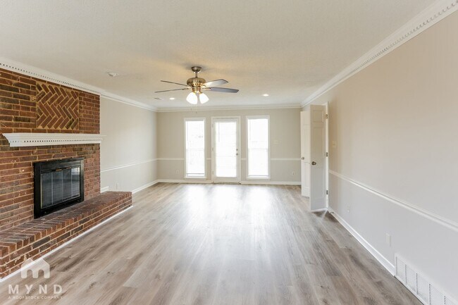 Foto del edificio - 4429 Richmond Oaks Dr