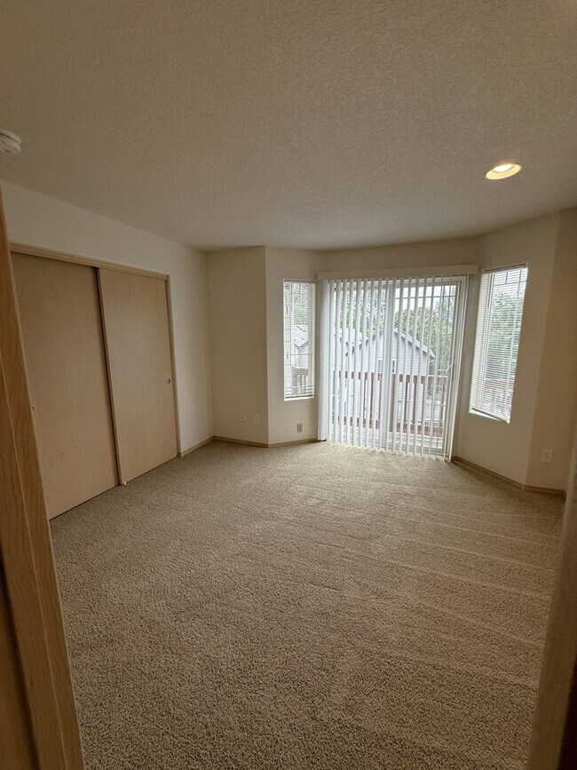 Foto del edificio - 4466 NE Nicholson Loop