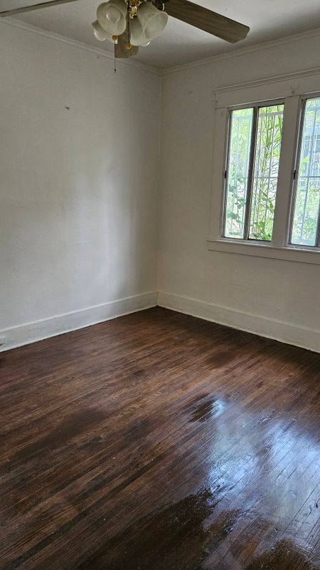 Foto del edificio - 244 W 47th Pl