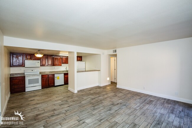 Building Photo - Charming 2Bdm 1Ba Condo in a Desirable Gua...