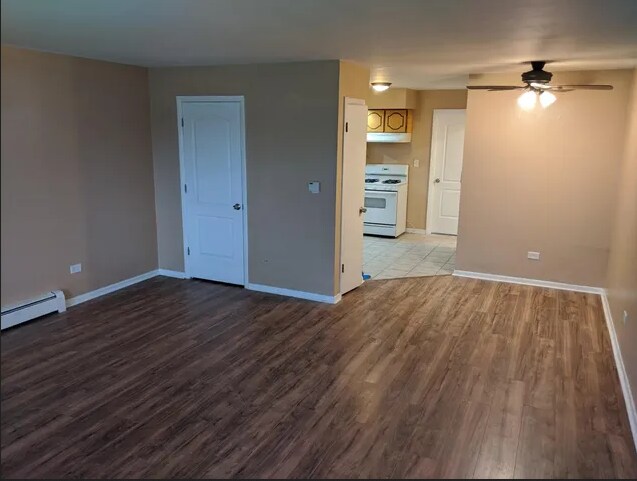 Foto del edificio - 1101 Holiday Ln