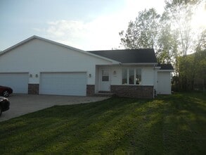 Building Photo - 1403 Glenview Ln