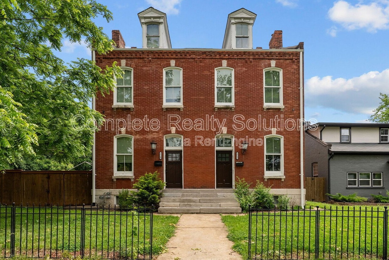 Primary Photo - 2720 S Jefferson Ave