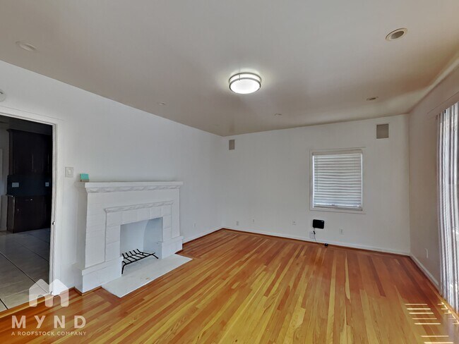Foto del edificio - 2860 Montana St