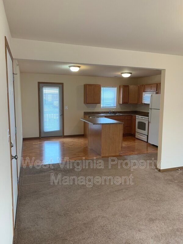 Foto del edificio - 196 Cardinal Wy